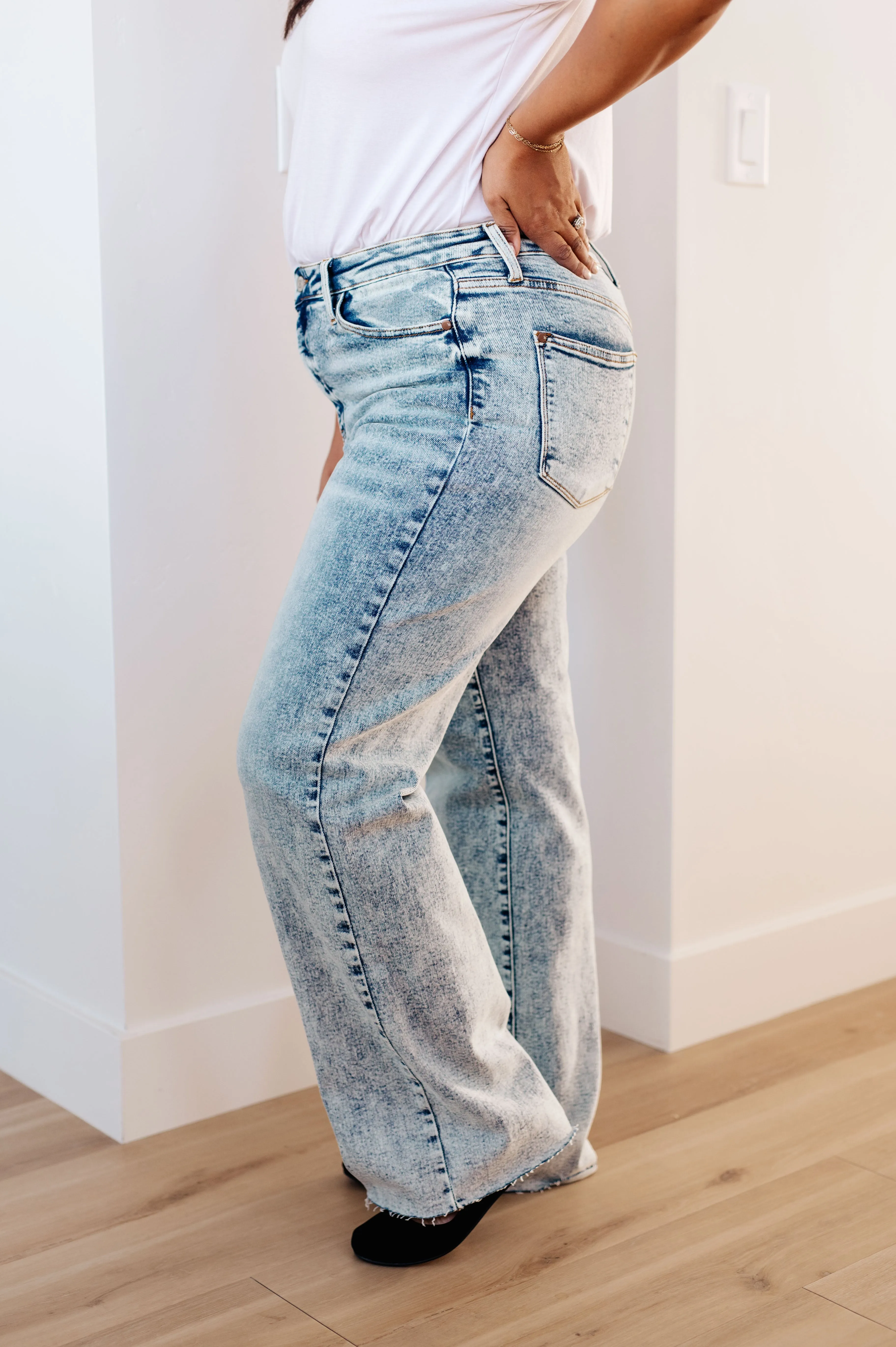 High-Waisted Mineral Wash Wide Leg Jeans with Raw Hem - Dory