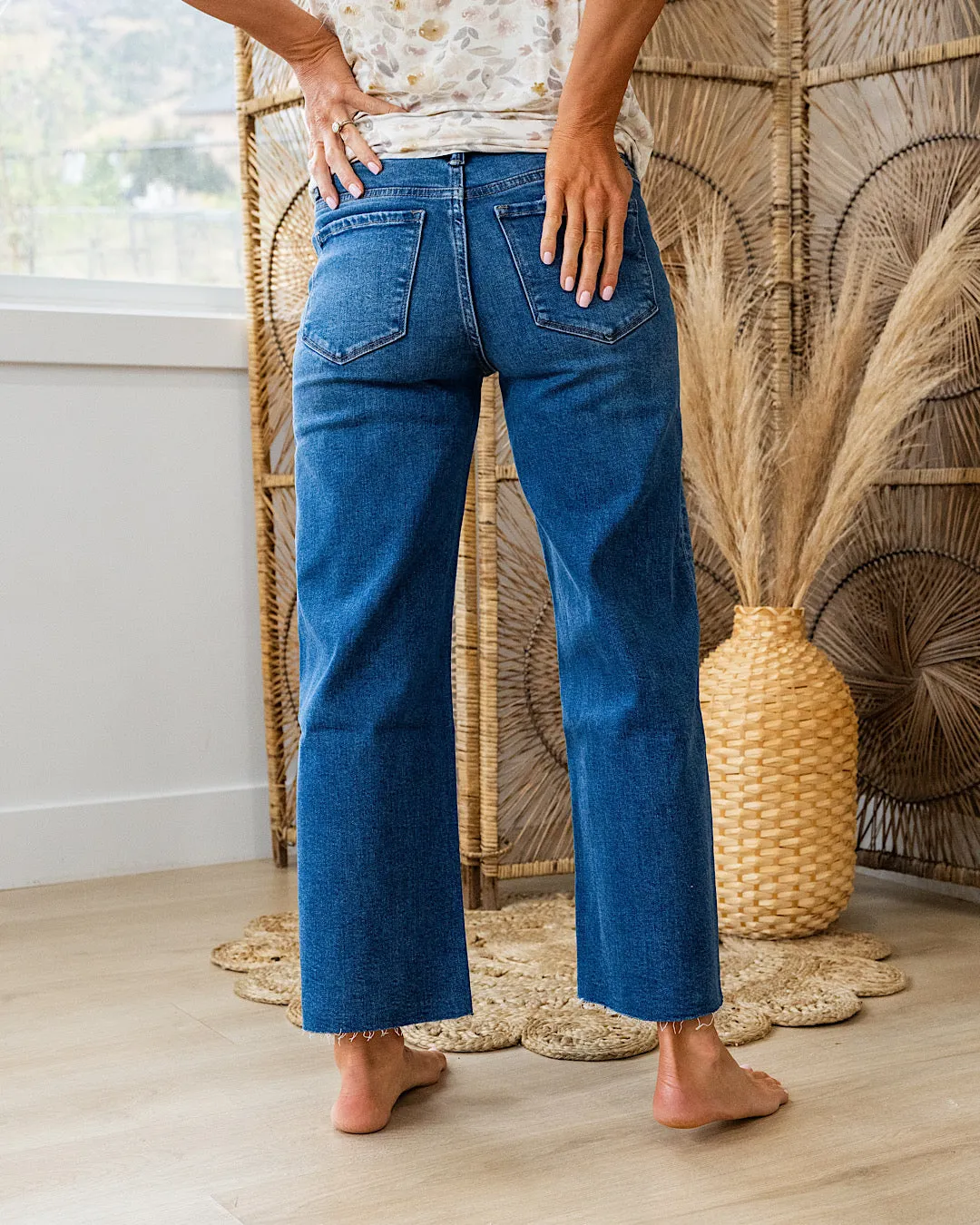 NEW! Vervet Lindsay Raw Hem Crop Wide Leg Jeans