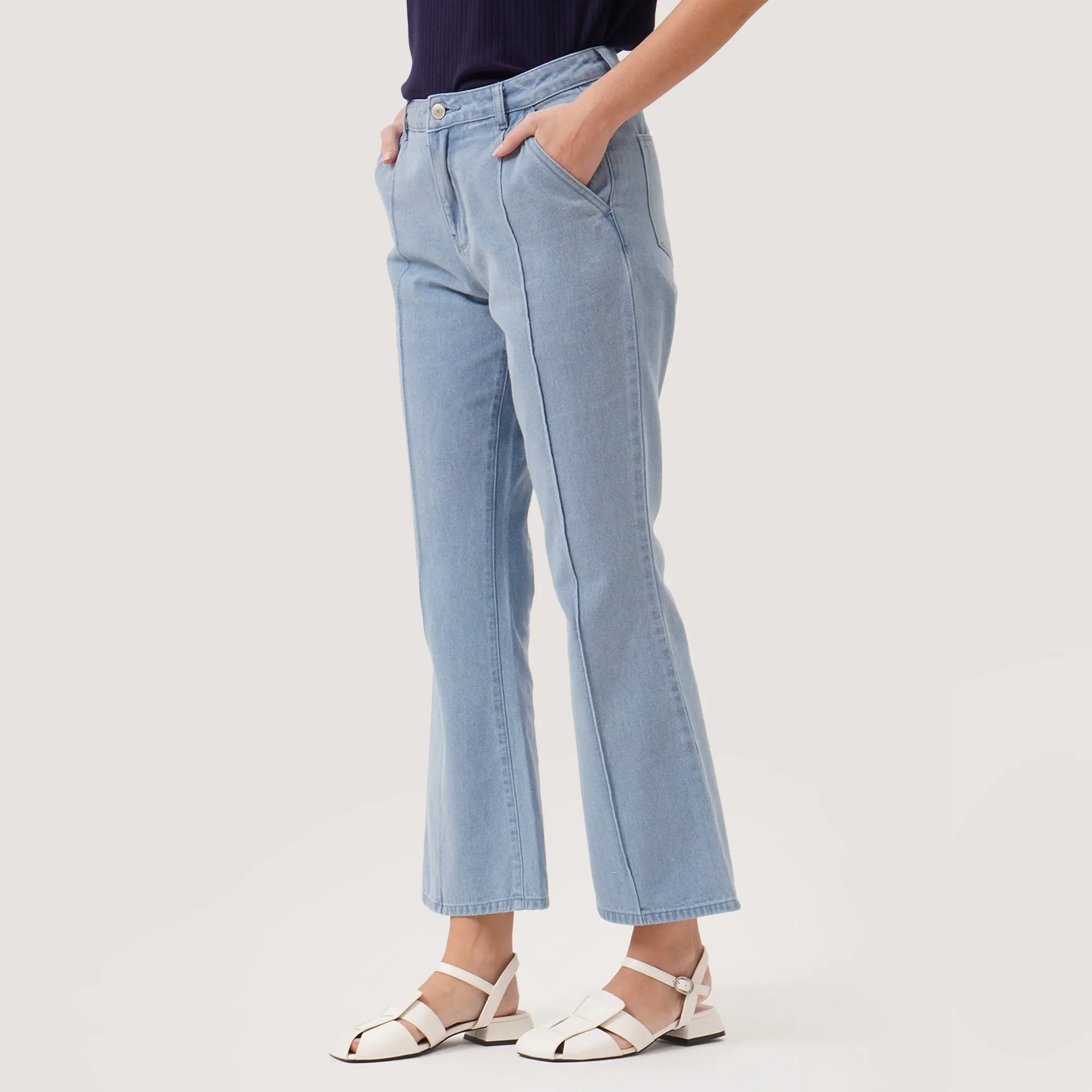 Wide Leg Light Wash Jeans With Pintuck